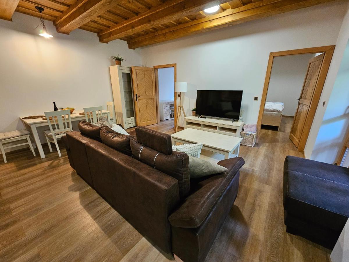 Apartmany Jezerne Вельке-Карловице Экстерьер фото