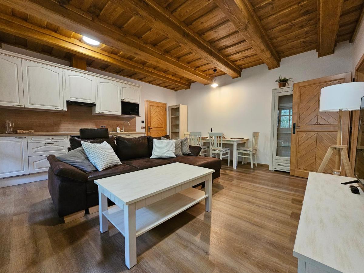 Apartmany Jezerne Вельке-Карловице Экстерьер фото