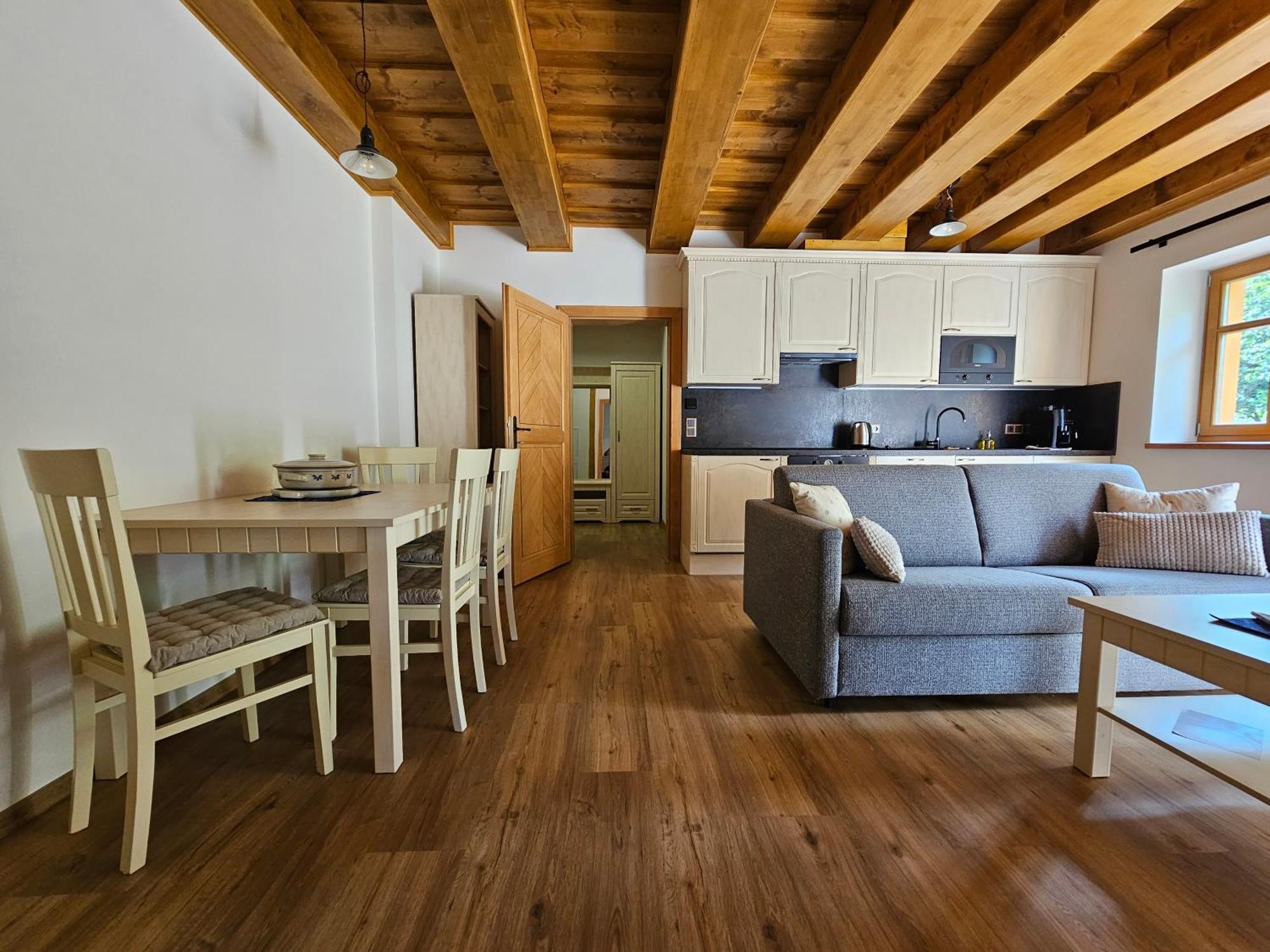 Apartmany Jezerne Вельке-Карловице Экстерьер фото