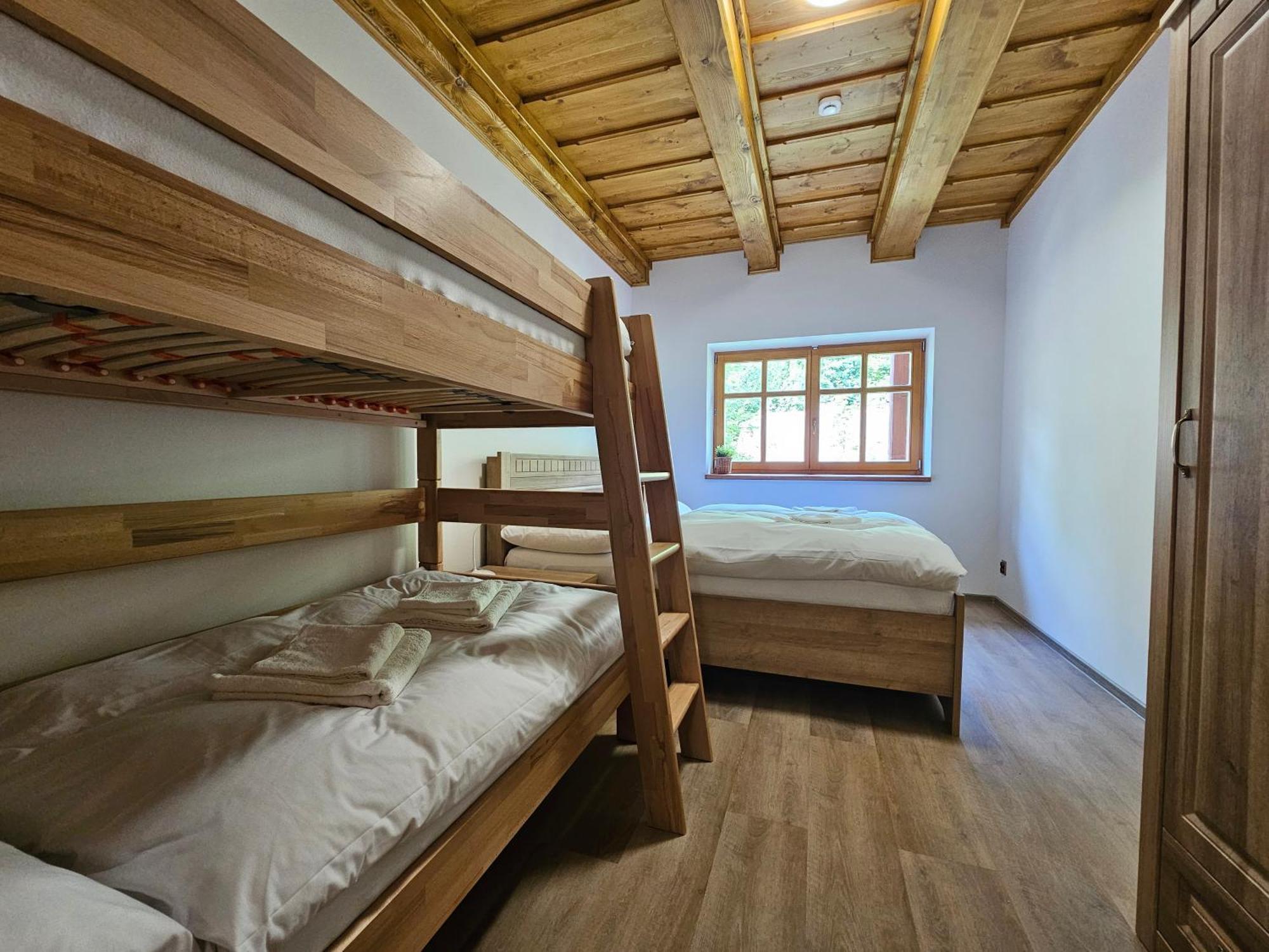 Apartmany Jezerne Вельке-Карловице Экстерьер фото