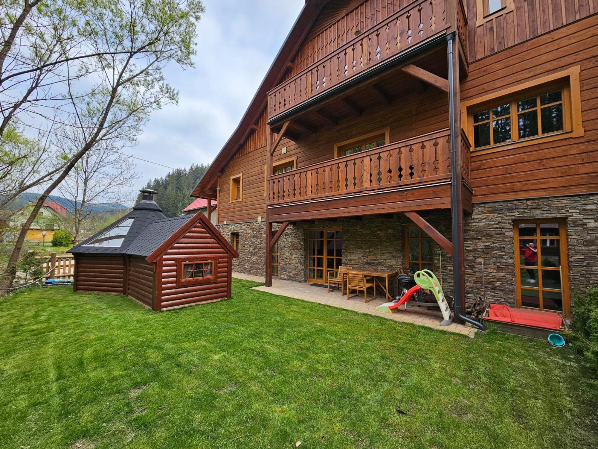 Apartmany Jezerne Вельке-Карловице Экстерьер фото