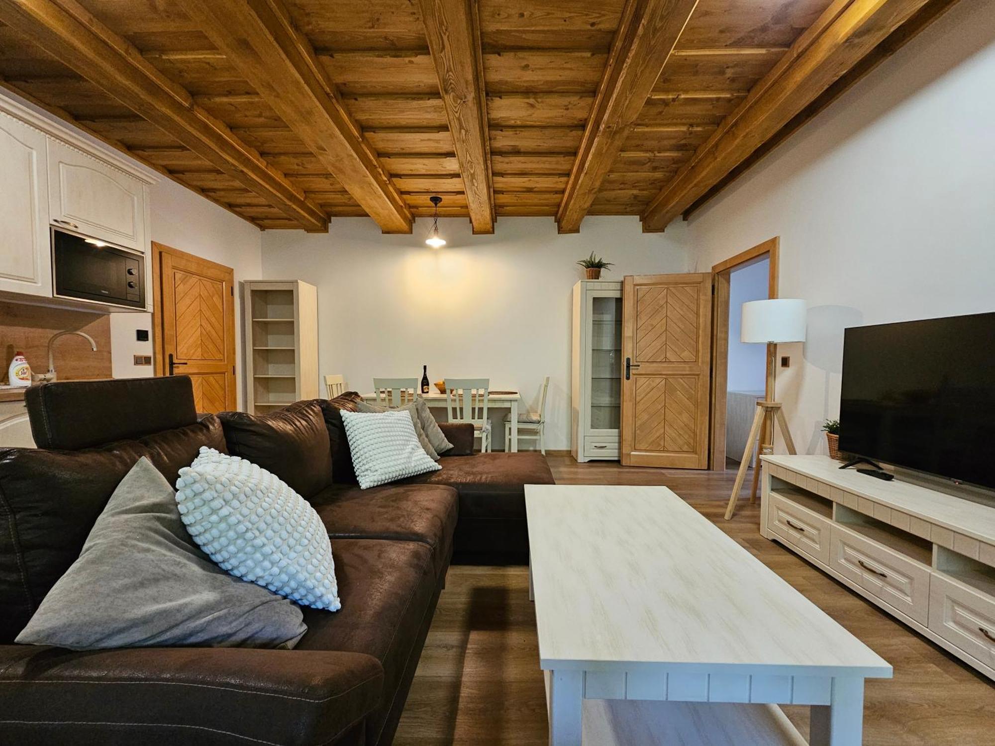 Apartmany Jezerne Вельке-Карловице Номер фото