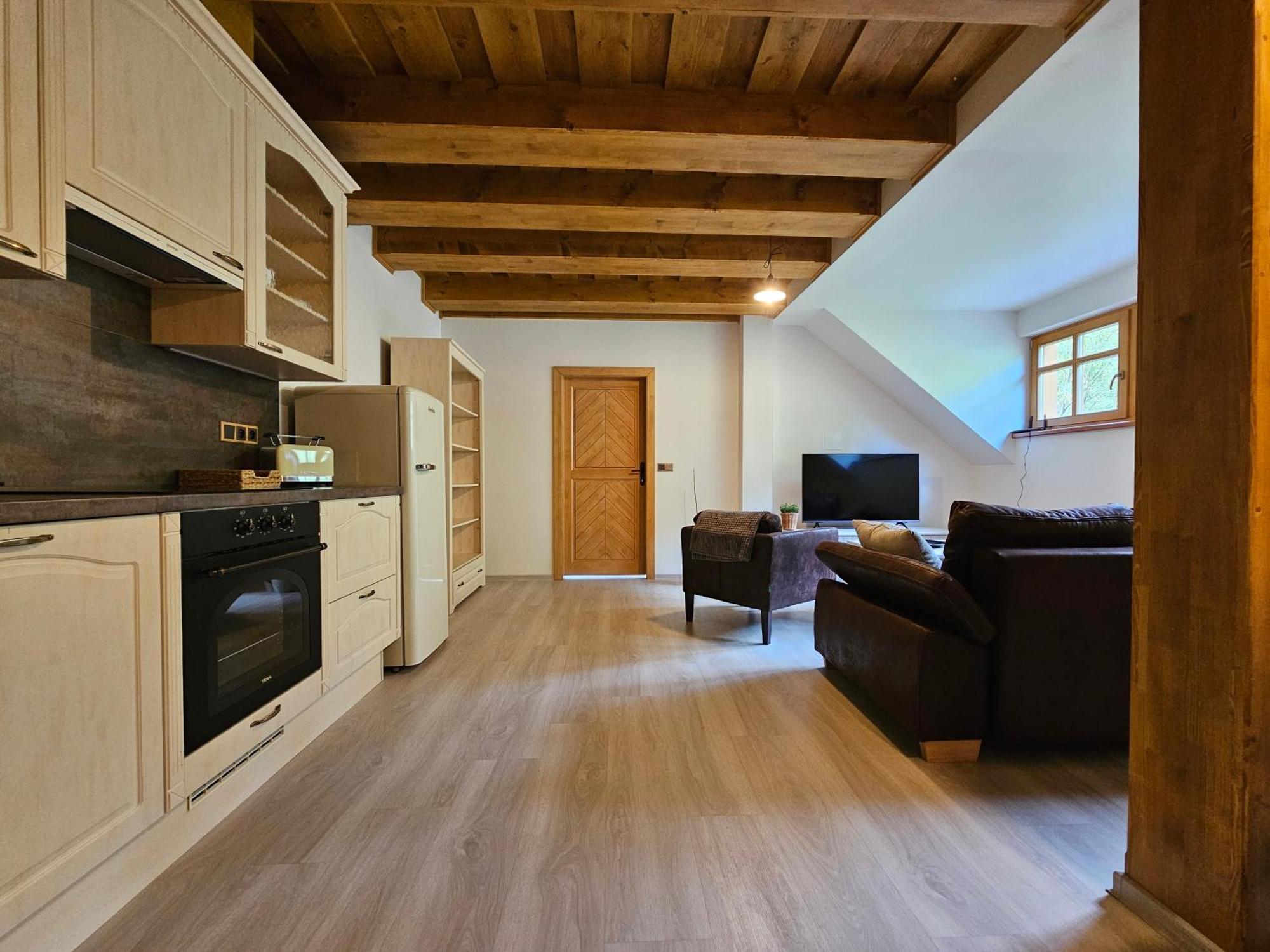 Apartmany Jezerne Вельке-Карловице Номер фото