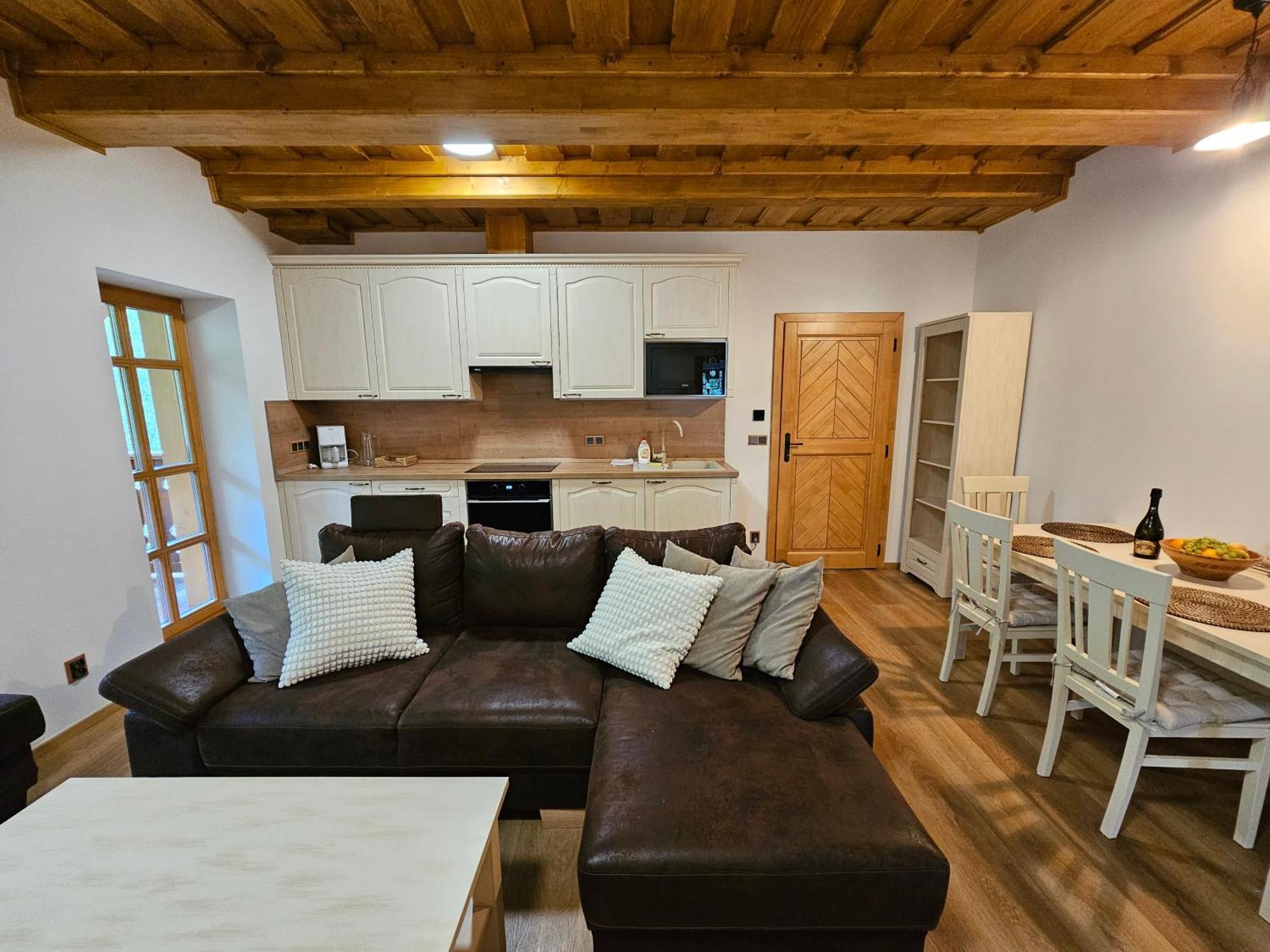 Apartmany Jezerne Вельке-Карловице Номер фото