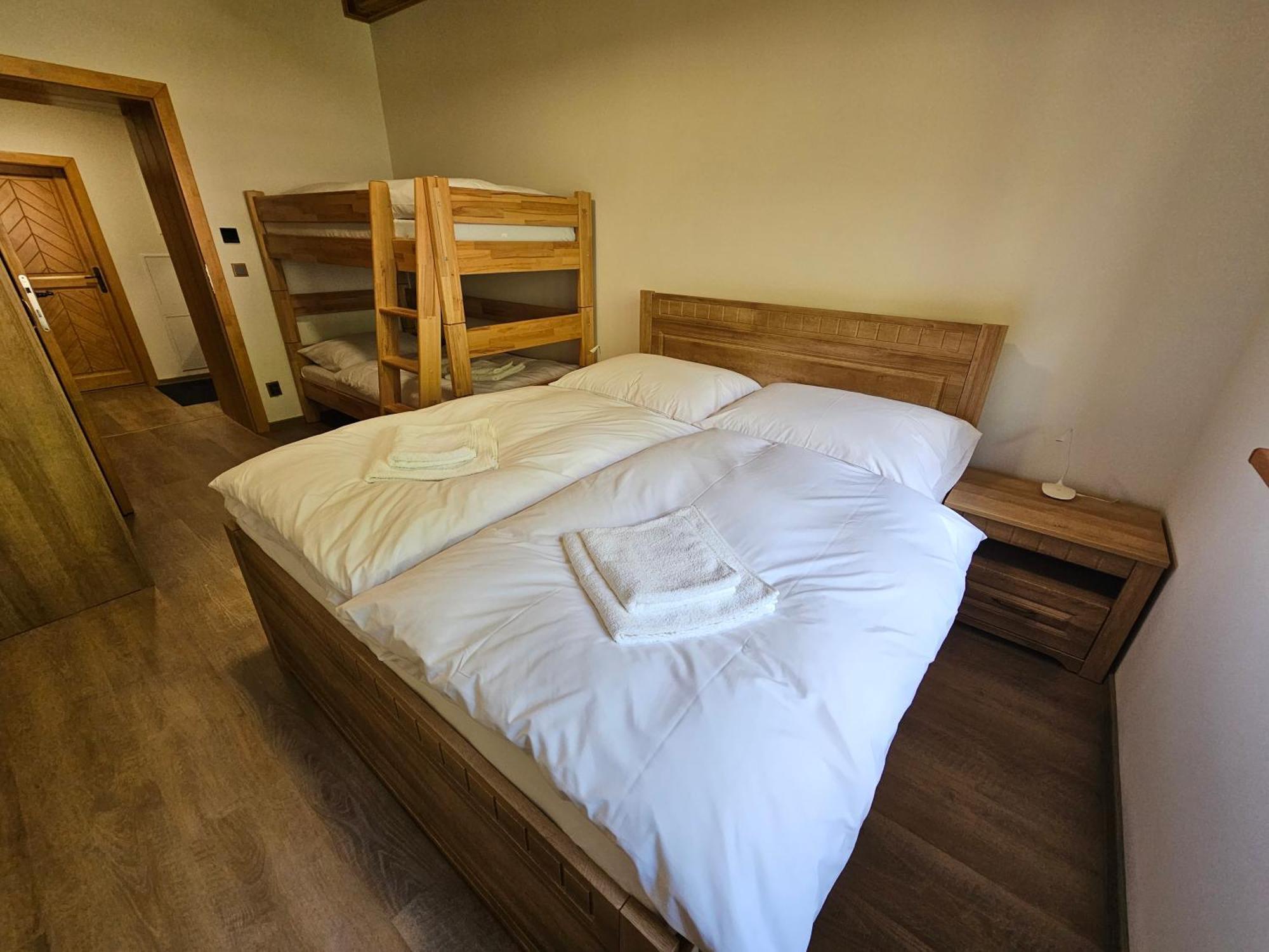 Apartmany Jezerne Вельке-Карловице Номер фото